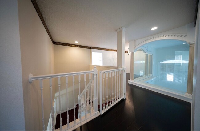 Building Photo - 5456 Los Palma Vista Dr