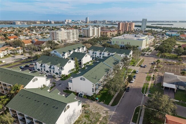 Building Photo - 320 Island Way