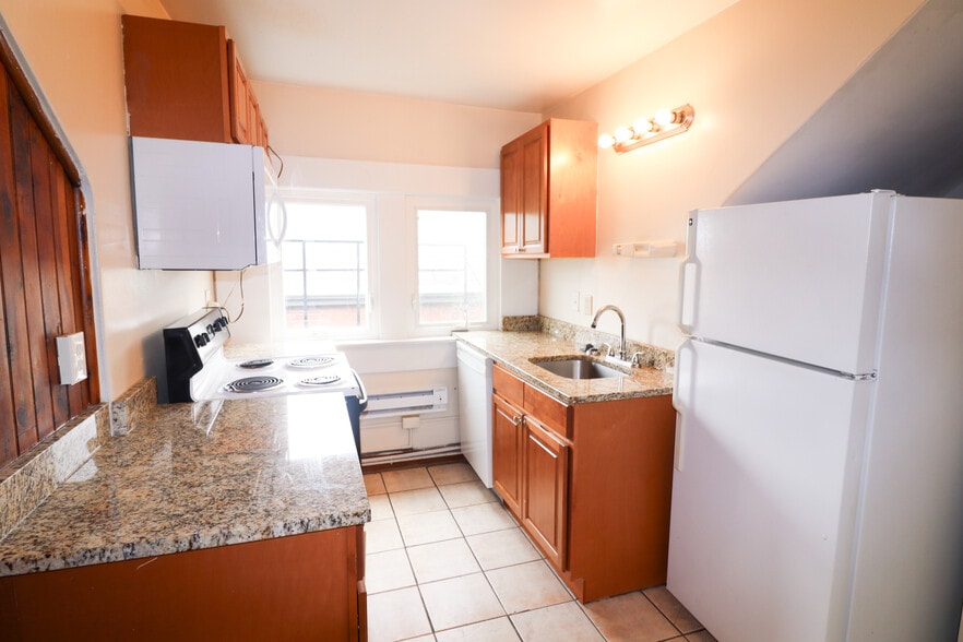 Building Photo - 2353 Ohio Ave