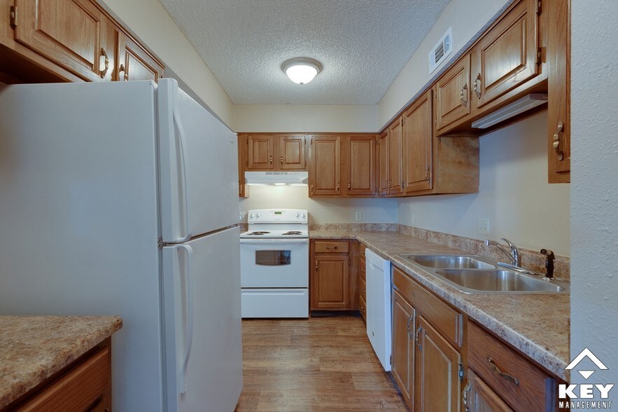 Aragon Apartments 8909 E Harry St Wichita KS 67207 Apartment Finder