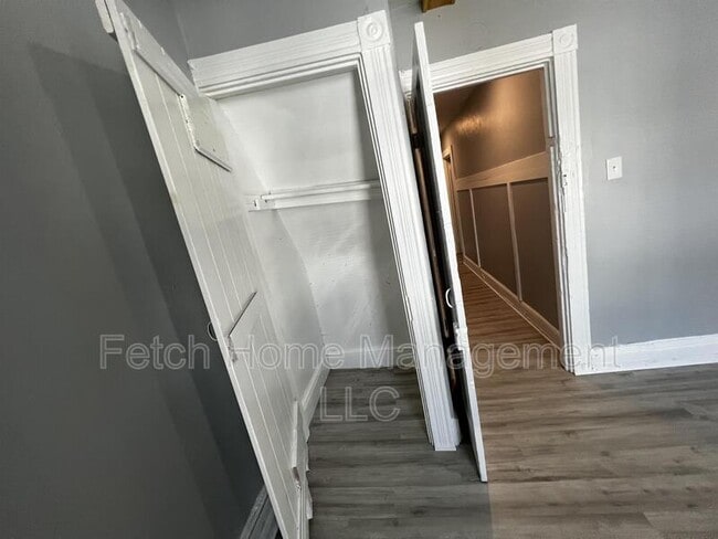 Building Photo - 538 Chester St