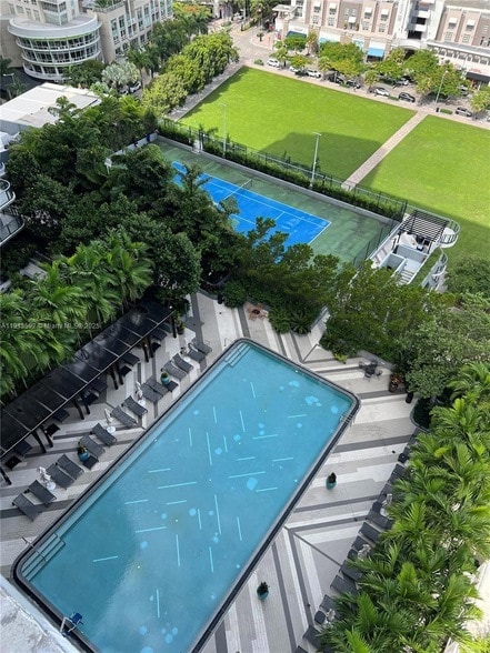 Building Photo - 121 NE 34th St