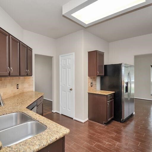 Building Photo - 2723 Oak Ridge Park Dr