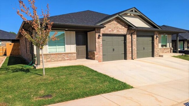 Primary Photo - 2 Bed 2 Bath 1 Car Garage Duplex in Summit...