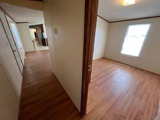 Building Photo - 3 Bed 2 Bath Updated Mobile Home w/ Fenced...