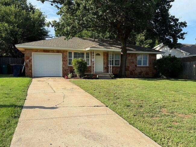 Primary Photo - 2813 Pembroke Terrace