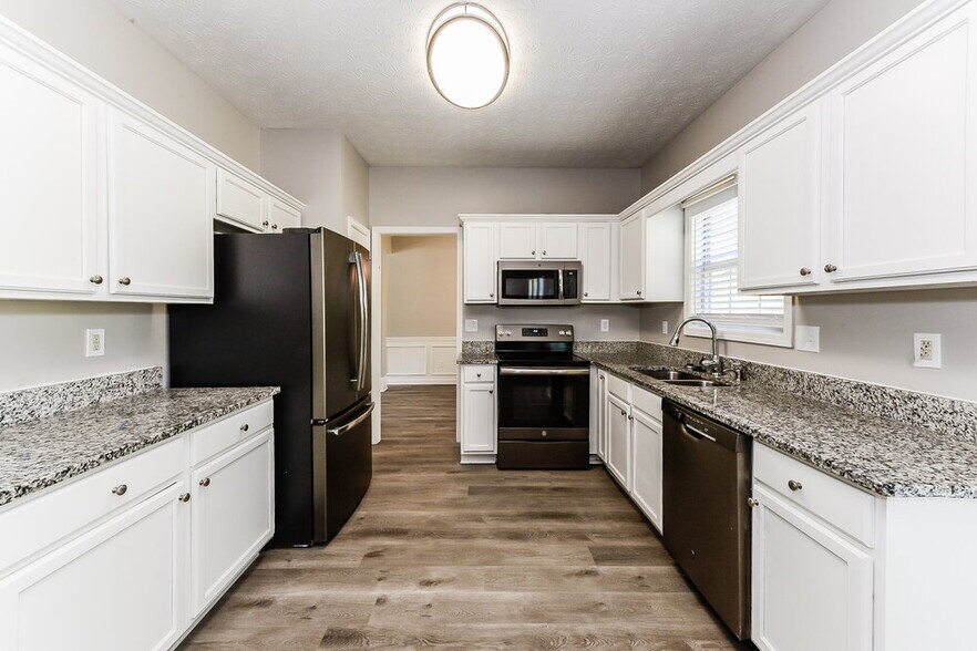 Building Photo - 2469 Miller Oaks Cir