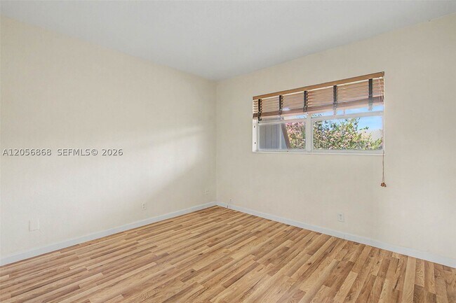 Building Photo - 6709 N Kendall Dr