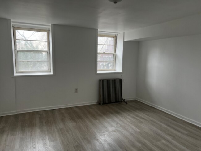 Building Photo - 40 Academy St