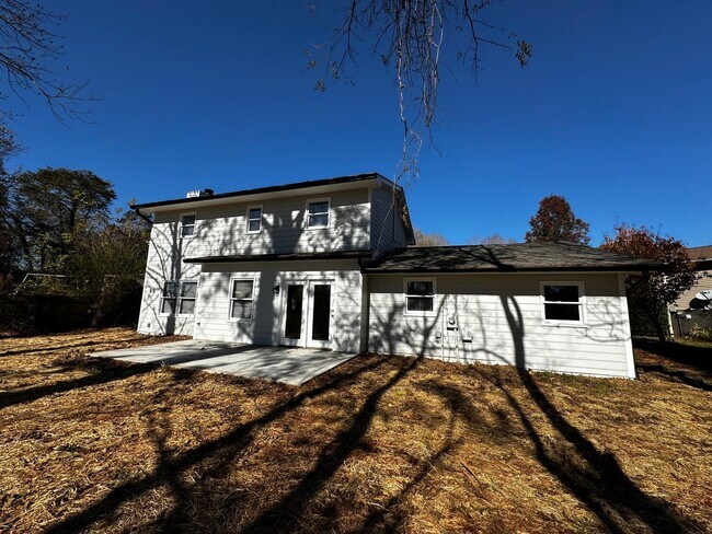 Building Photo - Weaverville Rental
