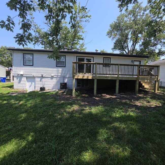 Building Photo - Spacious 3 bedrooms and 2 baths ranch home located on SE Browning St in Lee's Summit, MO