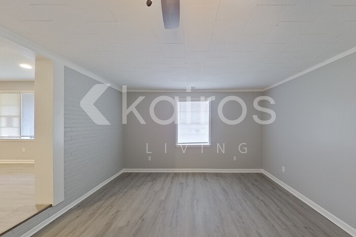 Building Photo - 1309 18th Ave N