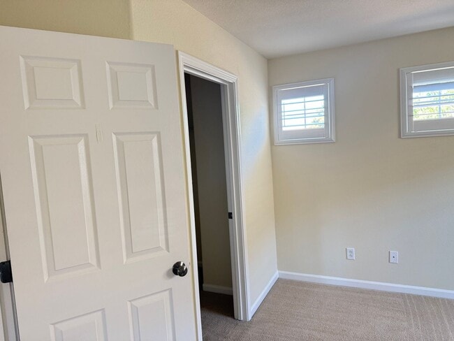 Building Photo - 1427 Wyndham Ln