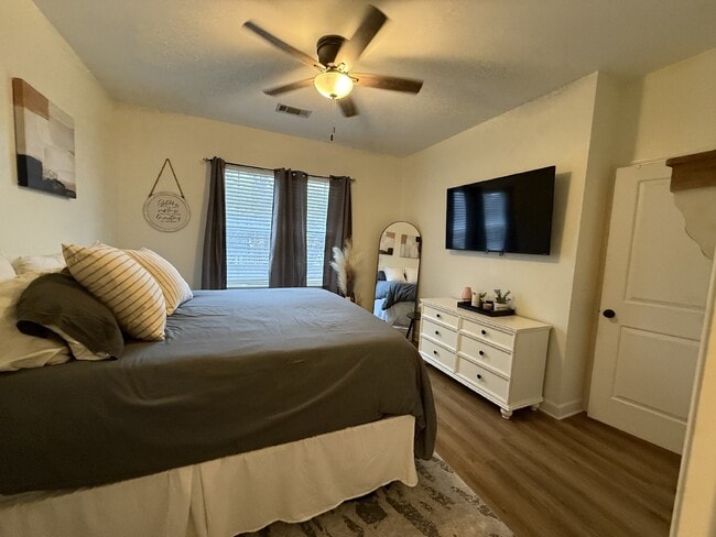 Building Photo - FANTASTIC LOCATION!! 2BR/2.5BA Townhouse in Historic Waverly area!