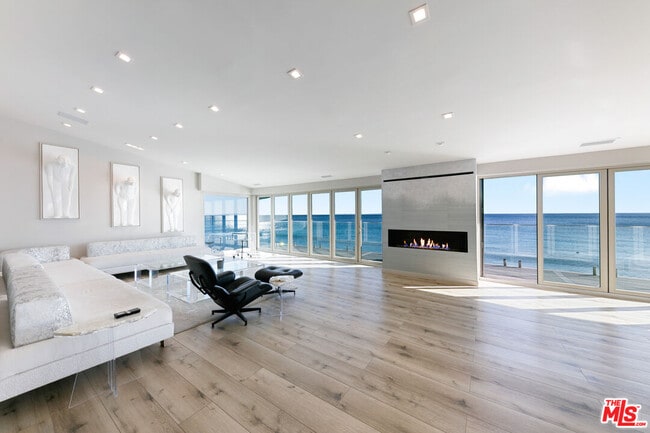 Building Photo - 25216 Malibu Rd