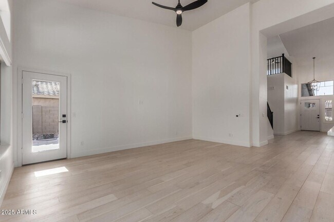 Building Photo - 3 bed, 2.5 bath Scottsdale home with POOL