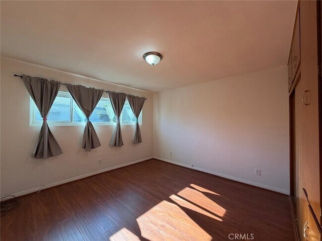 Building Photo - 1419 Prospect Ave