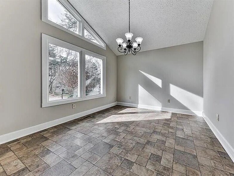 Building Photo - 1400 Boxwood Trce NW