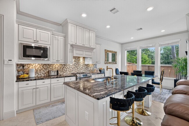 Building Photo - 226 Skybranch Ct