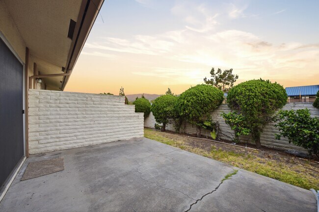 Building Photo - 1022 San Marino Dr