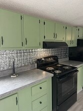 Building Photo - 150 James Way