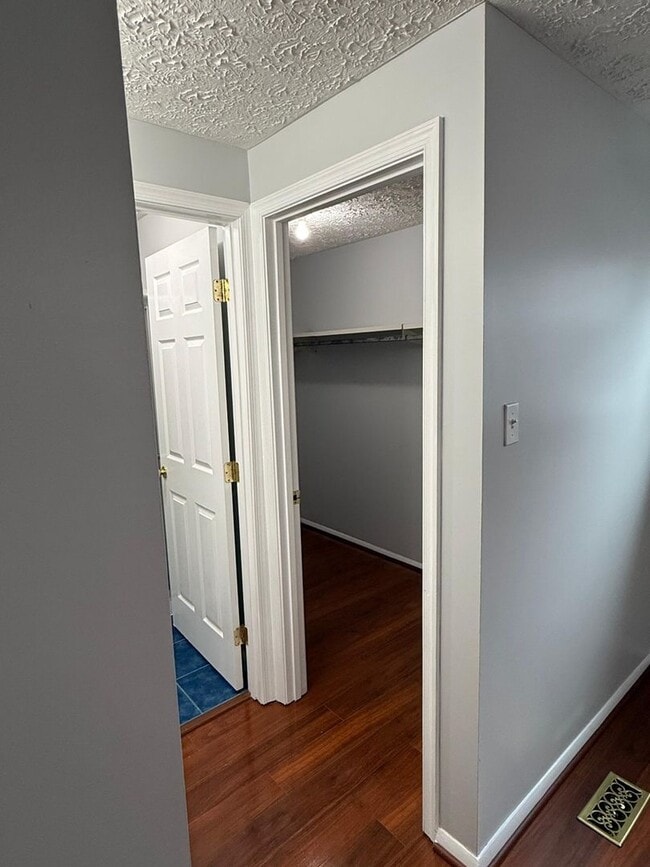 Building Photo - 8302 White Star Ct