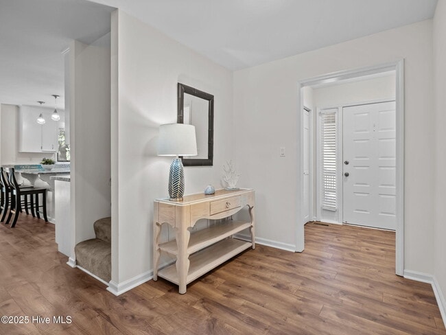 Building Photo - 131 Oakleaf Dr
