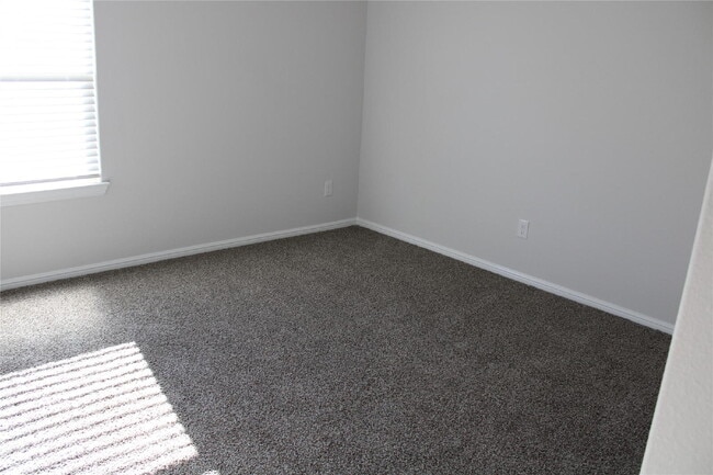 Building Photo - 769 Beebrush Dr