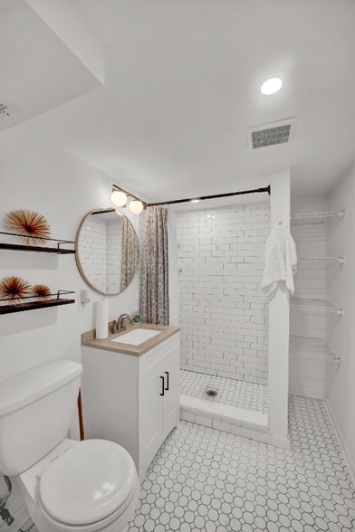 Building Photo - 1721 N Kimball Ave