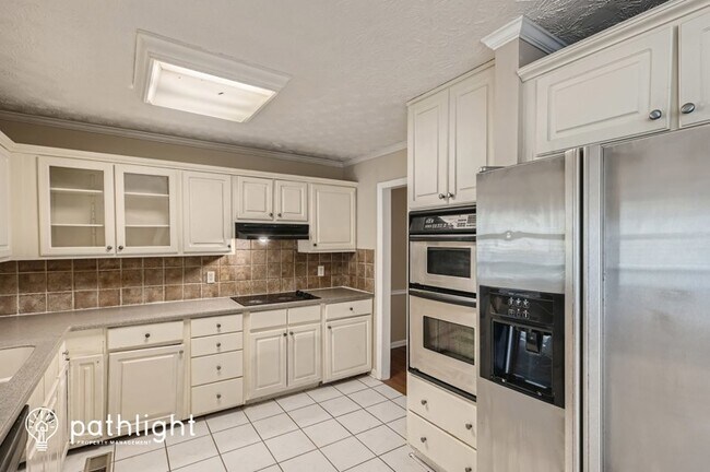 Building Photo - 3740 Glade Ave