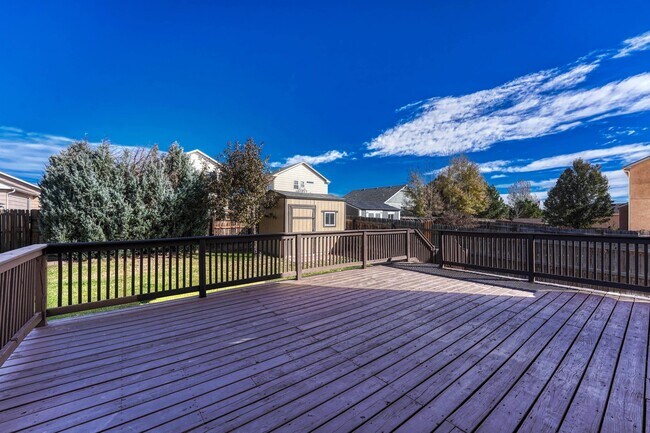 Building Photo - 7368 Prythania Park Dr