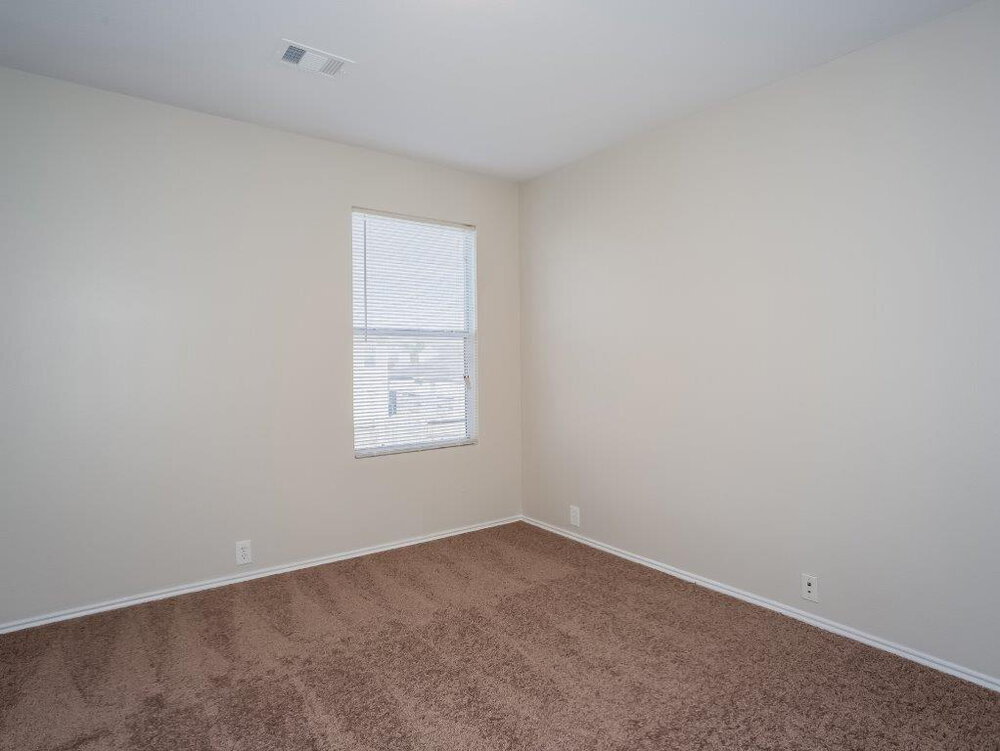 Building Photo - 914 Eagles Glide Dr