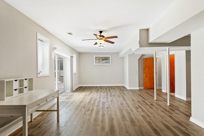 Building Photo - 445 Springvale Rd