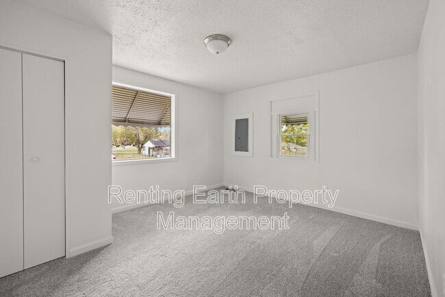 Building Photo - 1893 Princeton Ct SW