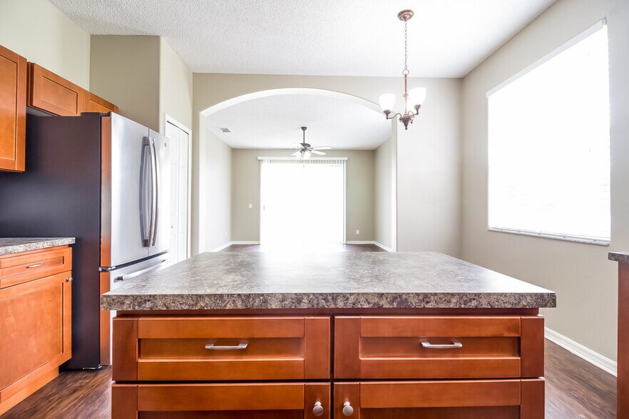 Building Photo - 120 Portstewart Dr