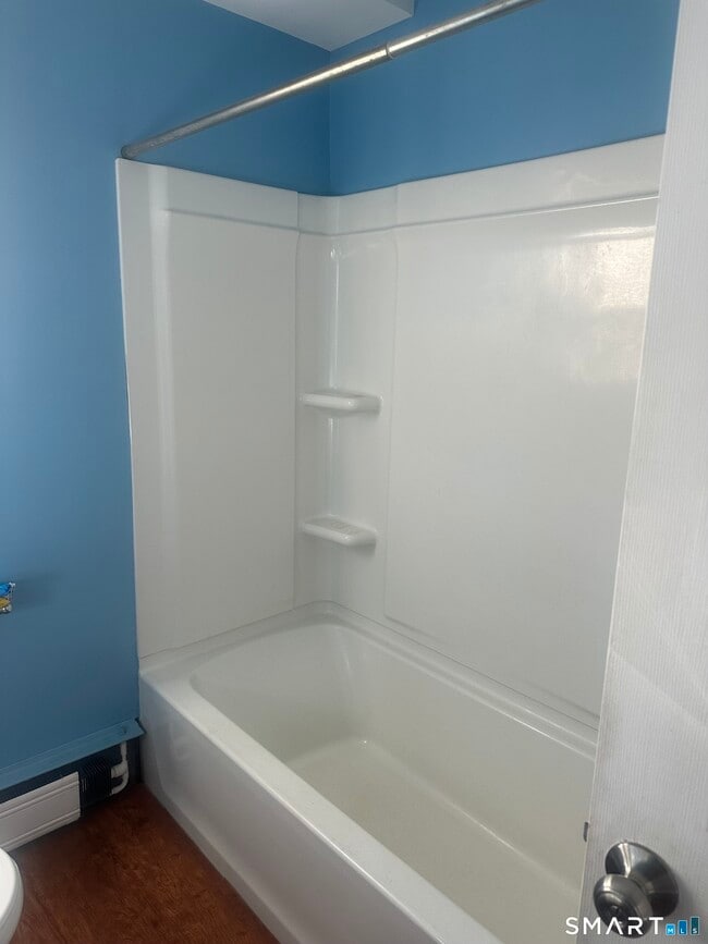 Building Photo - 125 N Harwinton Ave