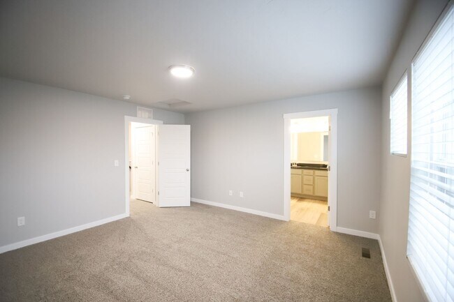 Building Photo - Baraya Townhomes: Modern Townhomes for Rent in Meridian, ID