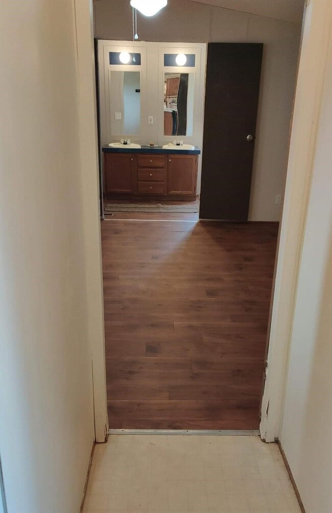 Building Photo - 4021 Birch Ln