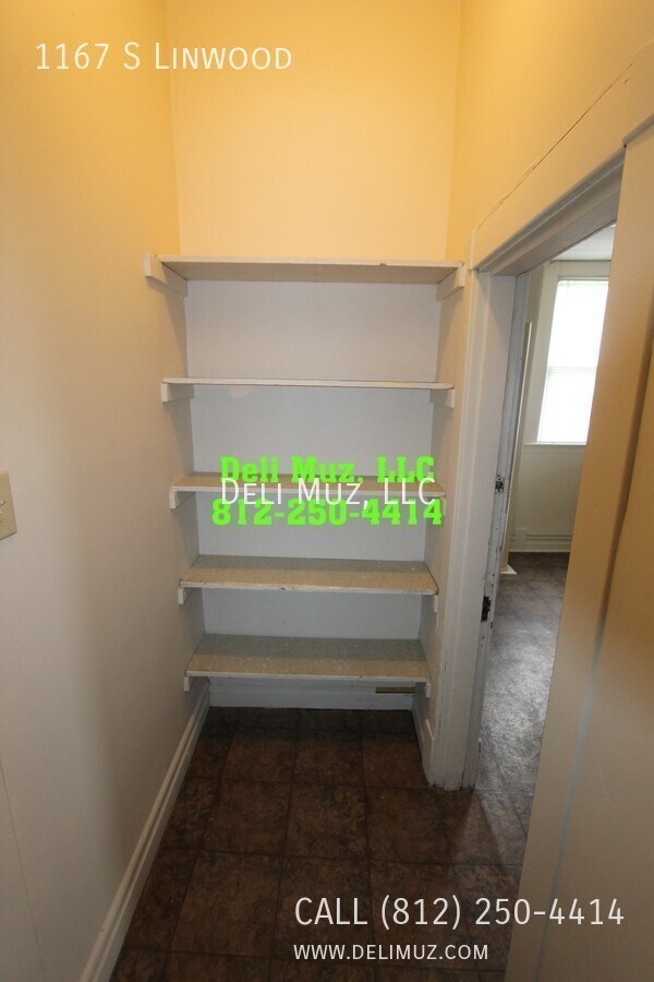 Building Photo - 1167 S Linwood Ave