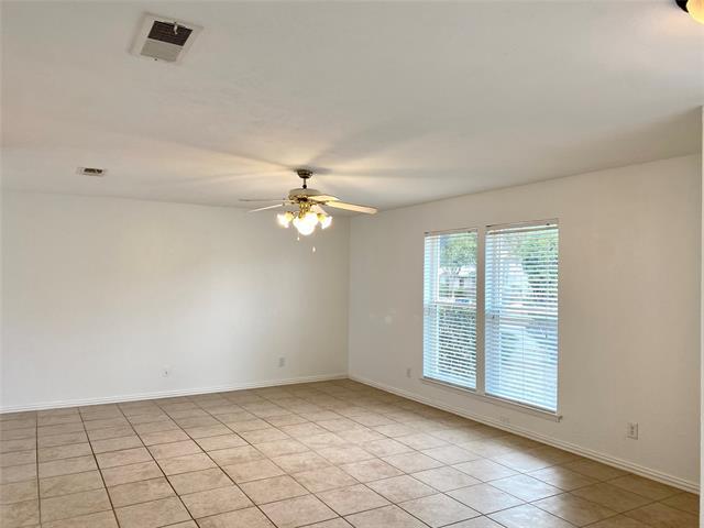 Building Photo - 3645 Mosswood Dr