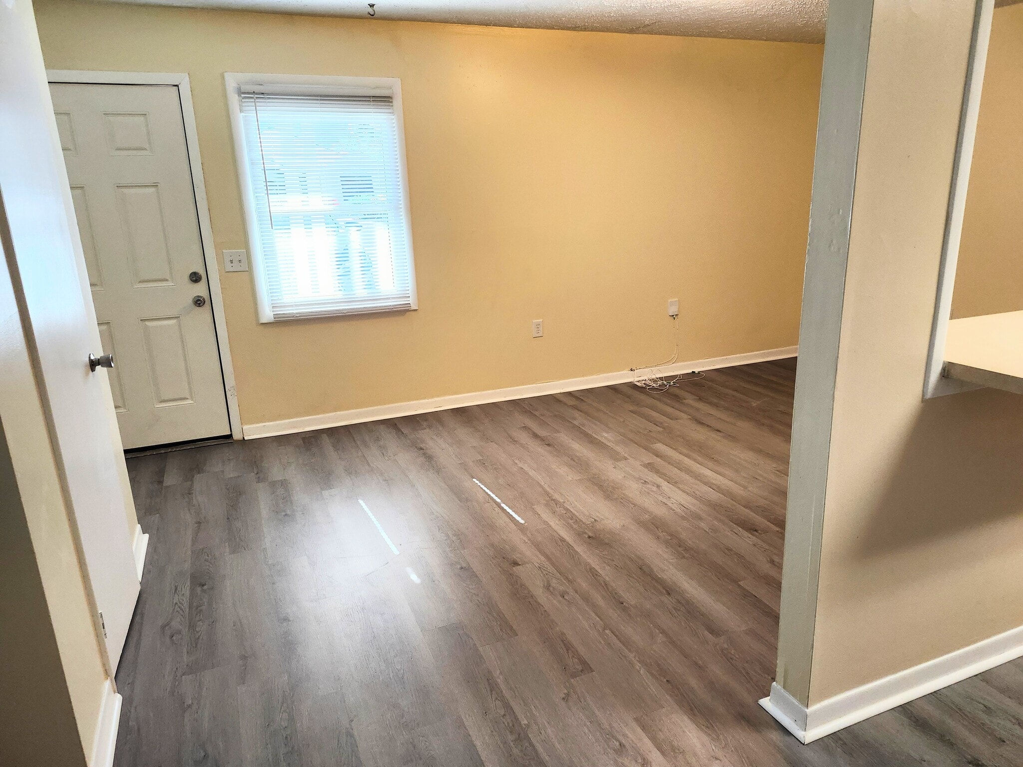 Living room & front door - 5230 Beach Dr