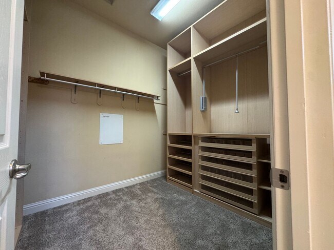 Building Photo - Welcome to the Quail Lake Gated Community!!!