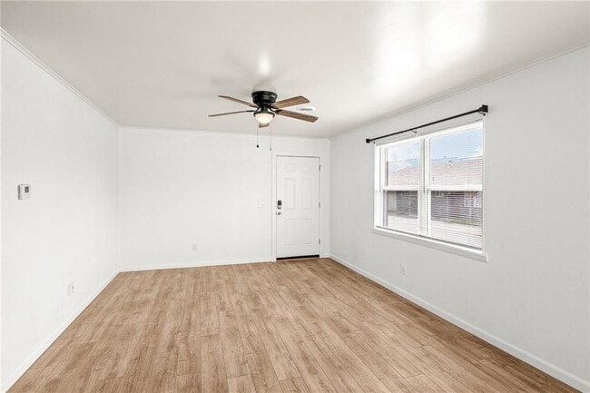 Building Photo - 1711 W Olrich St