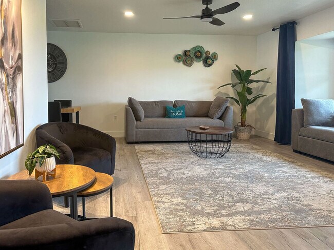 Building Photo - 1311 Cypress Ave