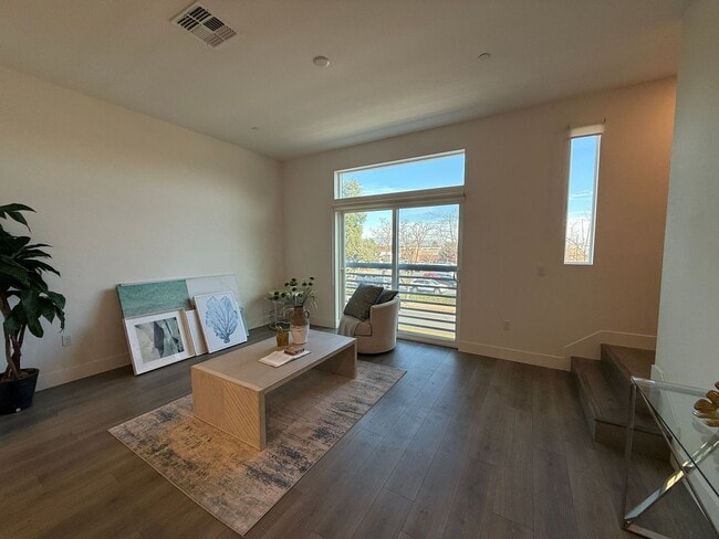 Building Photo - Newer Central Dublin Townhome with 2-Car Garage and Private Rooftop Deck