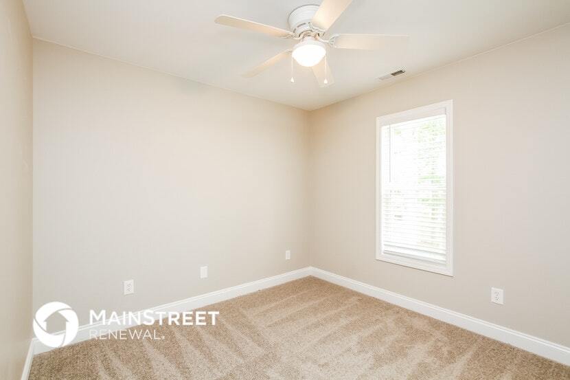 Building Photo - 2155 Charles Towne Ct