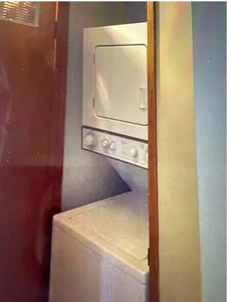 Building Photo - 4120 E Congress Ave