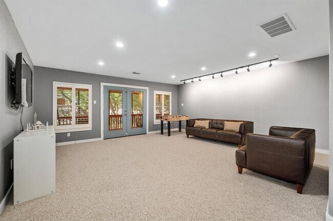 Building Photo - 10820 Sky Rock Dr