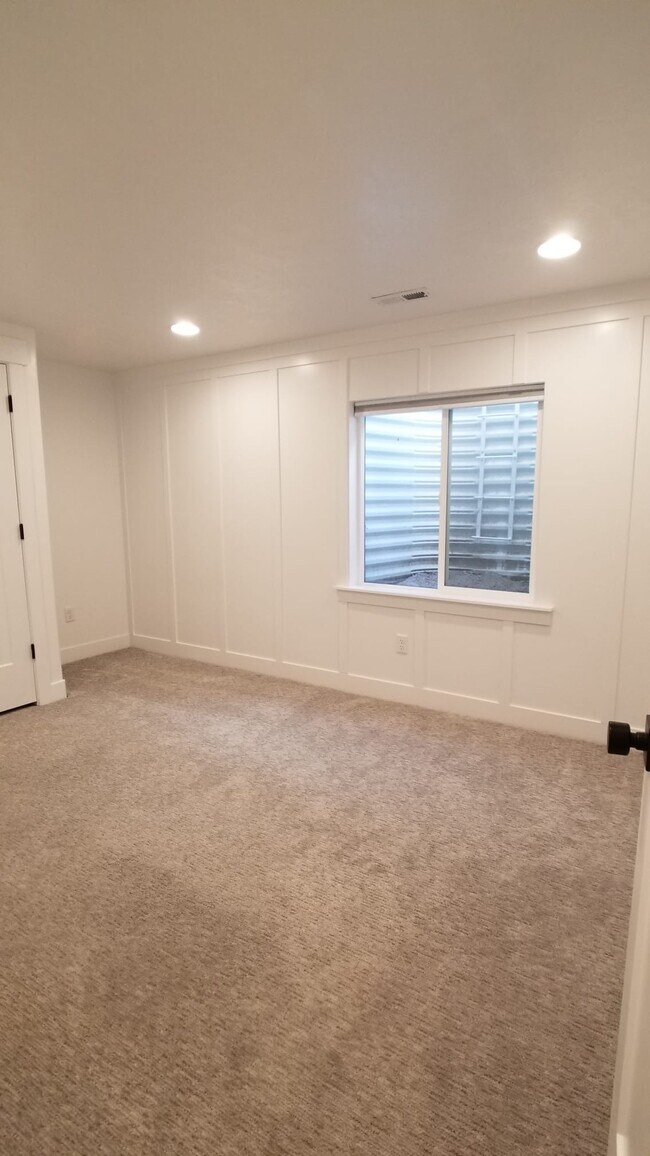 Building Photo - 32 W Sicula Rd.