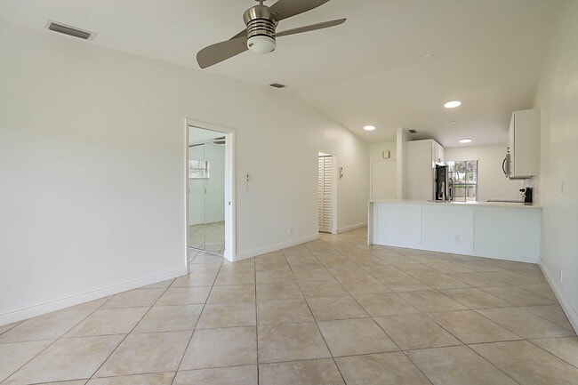 Building Photo - 5241 Breadfruit Cir